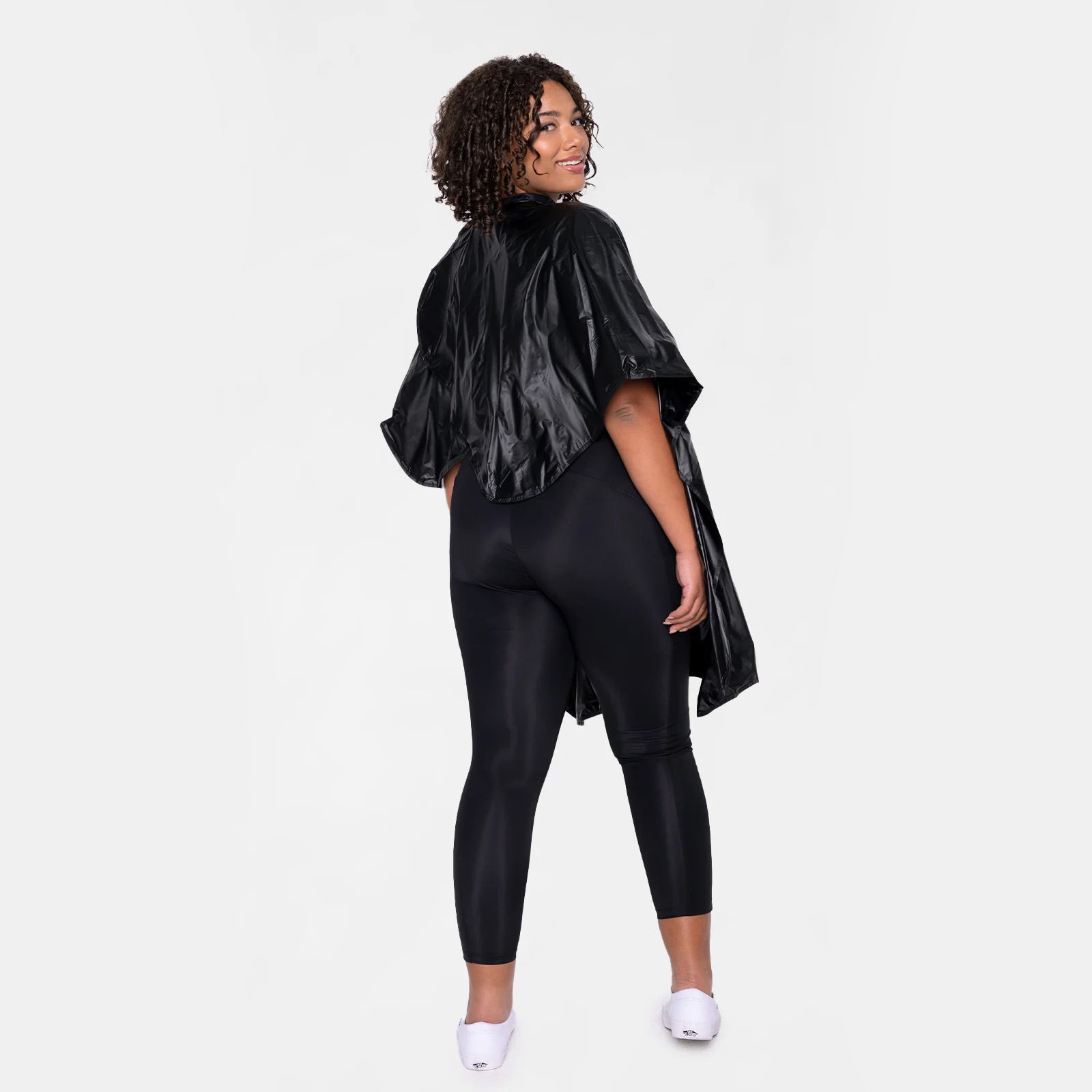 Jumbo Shampoo Cape | Black | 324-BLK | BETTY DAIN - SH Salons