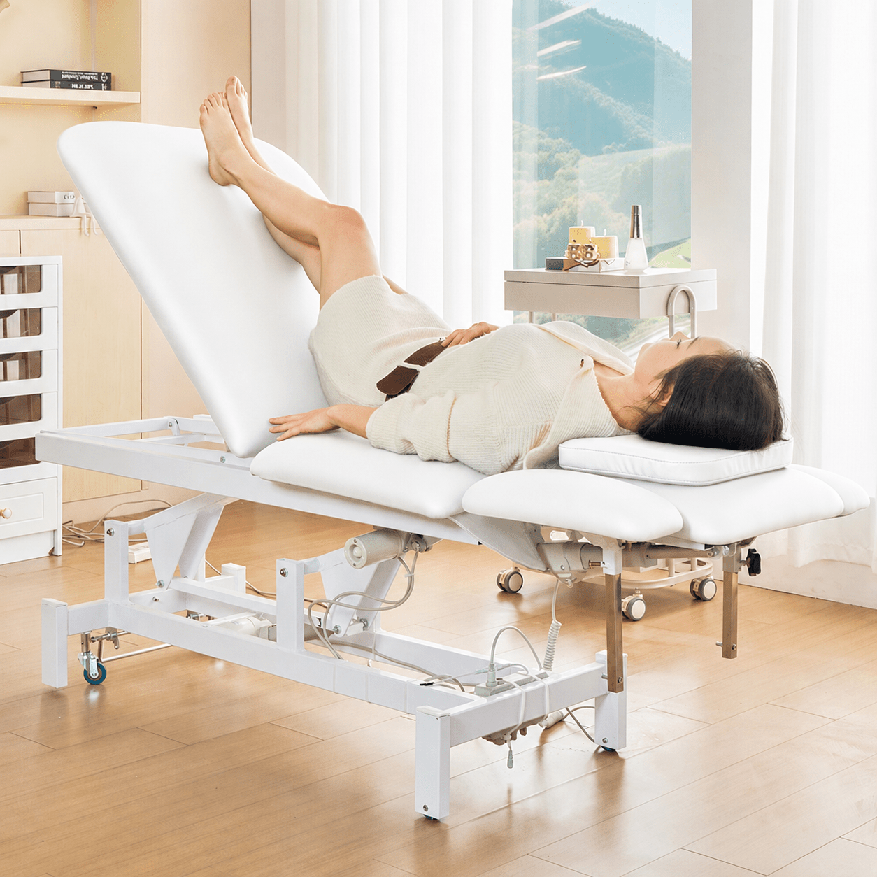 SSW 812 Electric Treatment Table by SSW | SH Salons